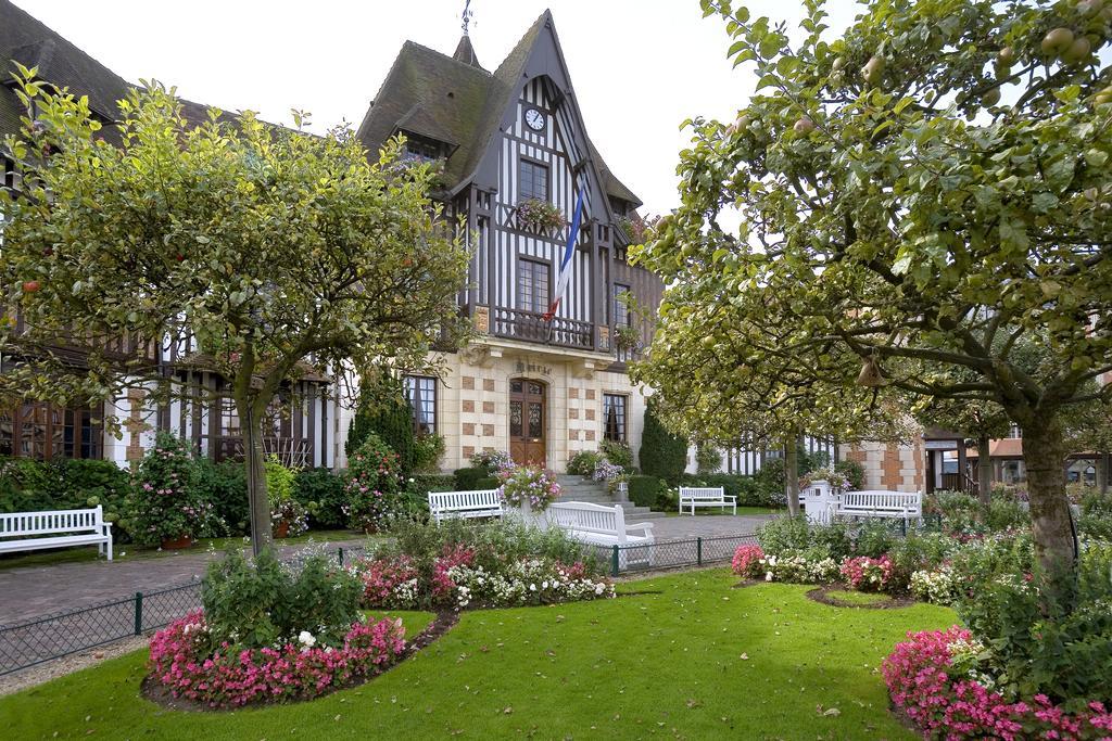 Mercure Deauville Centre Екстер'єр фото